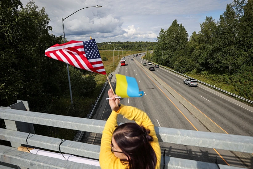 הפגנות תמיכה באוקראינה באלסקה רוסיה פוטין