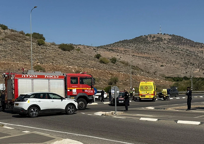 ניידת מד"א בזירת התאונה בכביש 90 סמוך לשדה אליעזר שבצפון