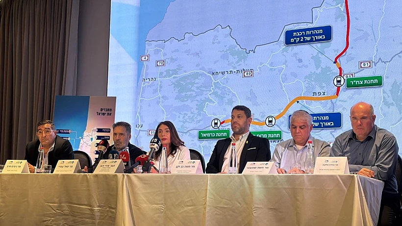 השרה רגב ובכירי רכבת ישראל