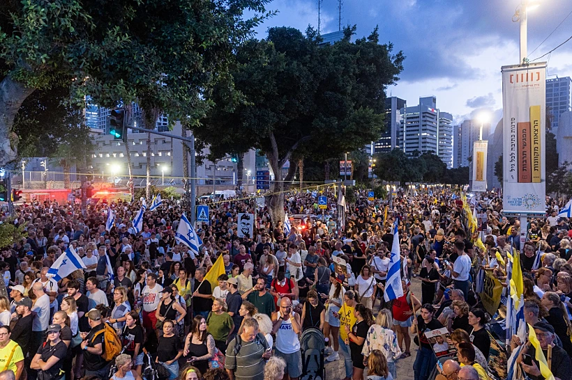 עצרת הענק בכיכר החטופים ביום השביתה