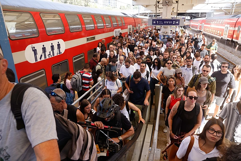 צפיפות ברכבת ישראל