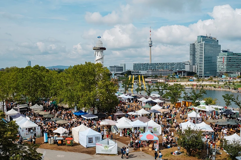 Vienna,Donauinsel - אי הדנובה וינה
