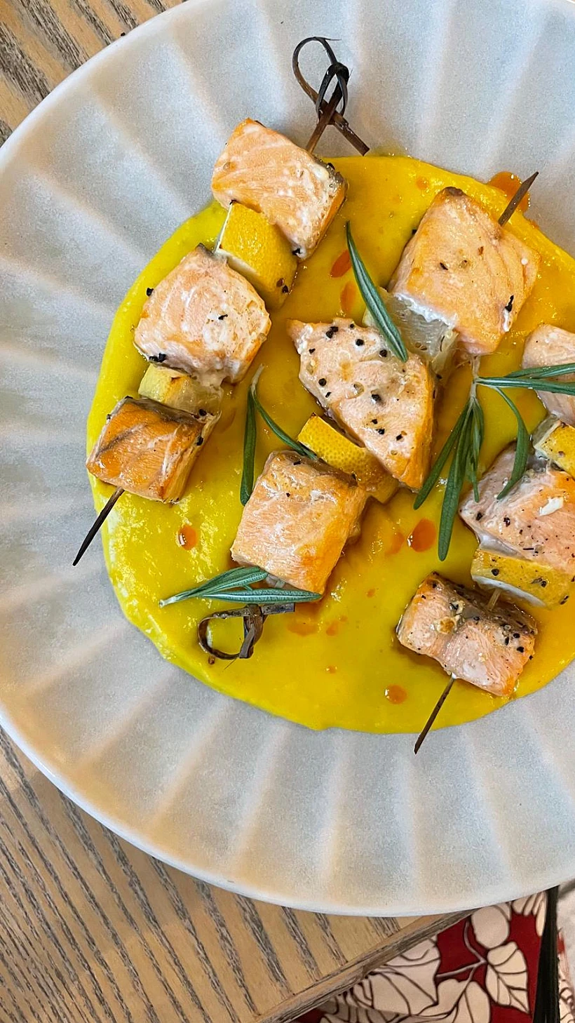 ארוחת נוודים, מלון עין גדי