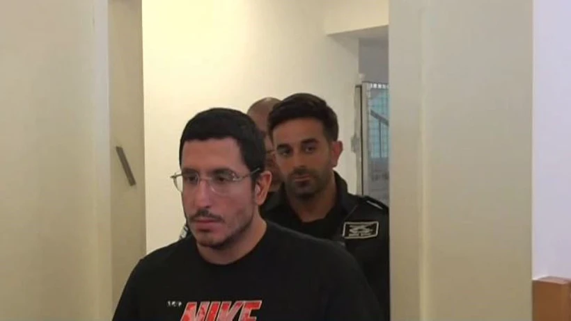 אוראל שרון, המורה מפתח תקווה החשוד שניהל קשר מיני עם תלמידה