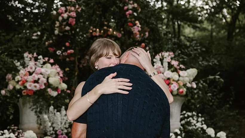 טיילור סוויפט וטראוויס קלסי