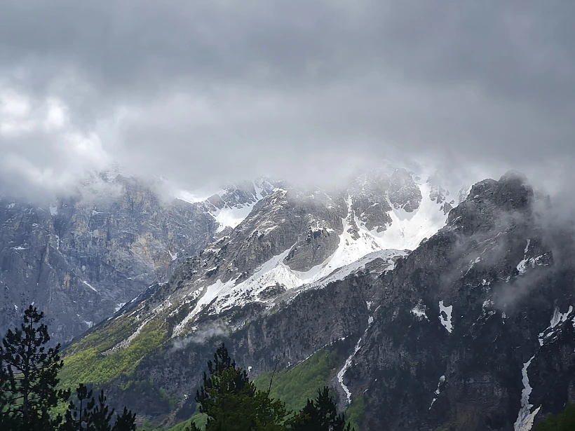 האלפים האלבנים