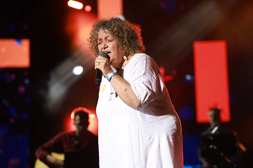 לאה שבת במופע המחווה למתי כספי