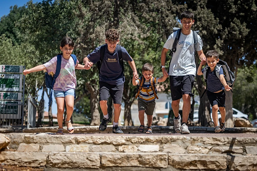 ילדים בפתיחת שנת הלימודים
