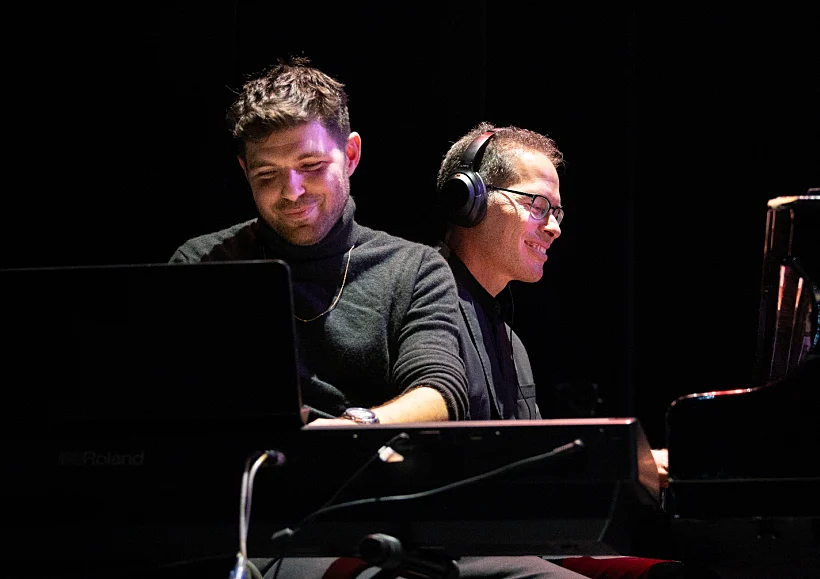 תזמורת המהפכה במופע "אני ואתה: מנגנים עם אריק איינשטיין"