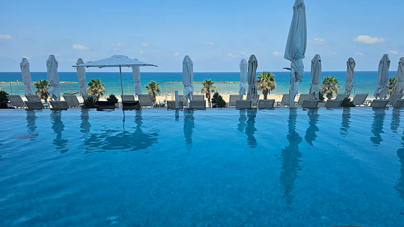 בריכה מלון "דיויד קמפינסקי תל אביב"