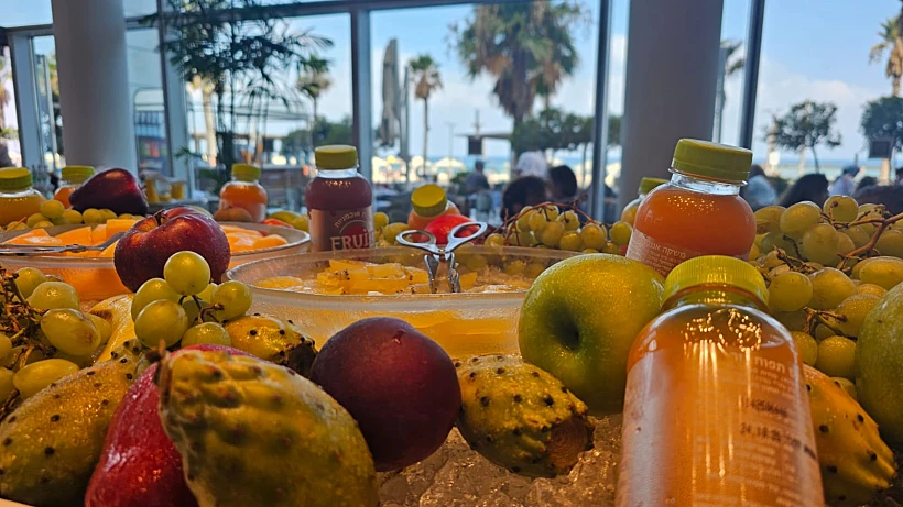 ארוחת בוקר במלון "דיויד קמפינסקי תל אביב"