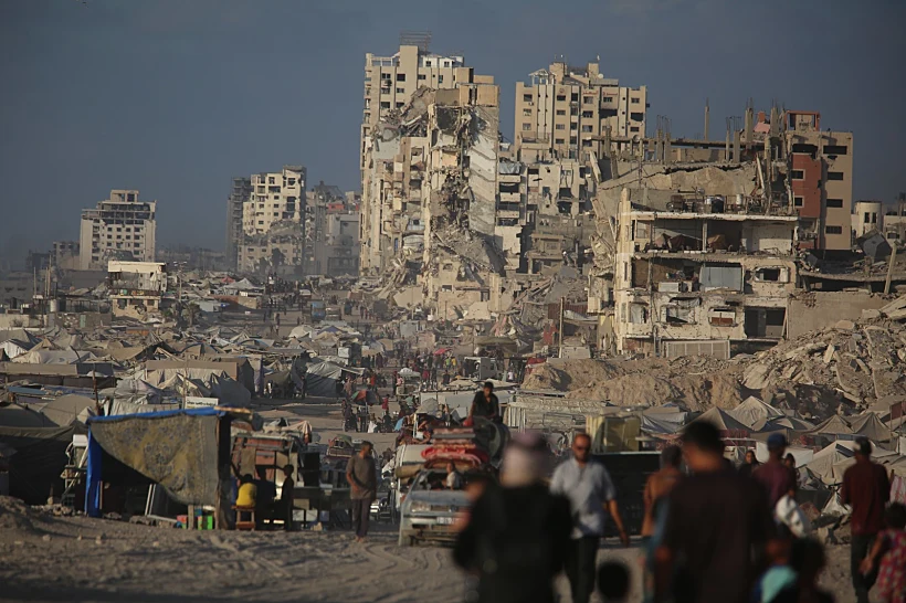 פלסטינים מתפנים מהעיר עזה