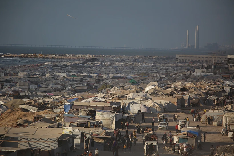 פלסטינים מתפנים מהעיר עזה