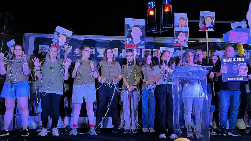 ויקי כהן וענת אנגרסט בעצרת בירושלים