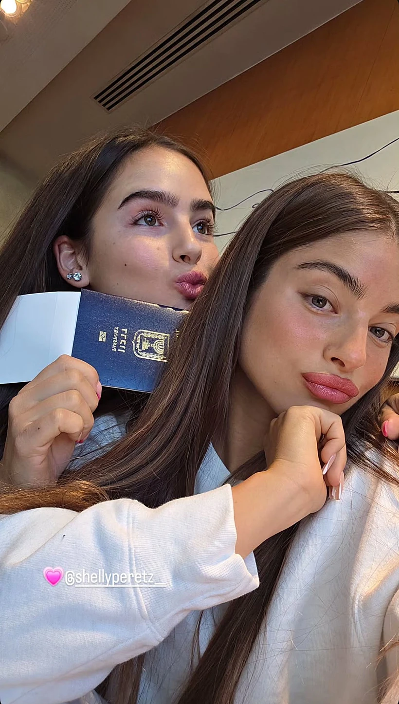 נועה קירל ושלי פרץ