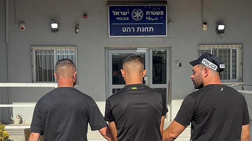 שוטרים מובילים חשוד ברצח לתחנת רהט