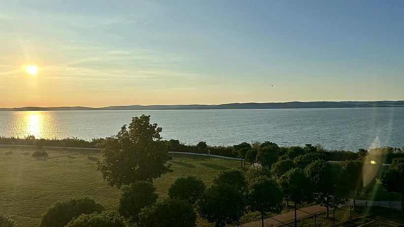 מסלול אופנים סביב אגם בלטון