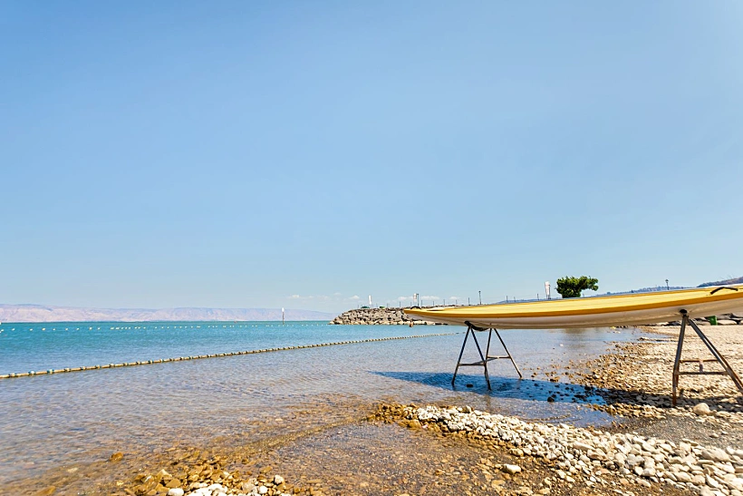 חוף מלון נוף גינוסר על שפת הכנרת