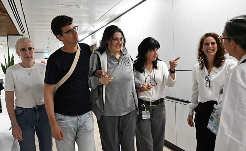 אליזבט צורקוב ומשפחתה