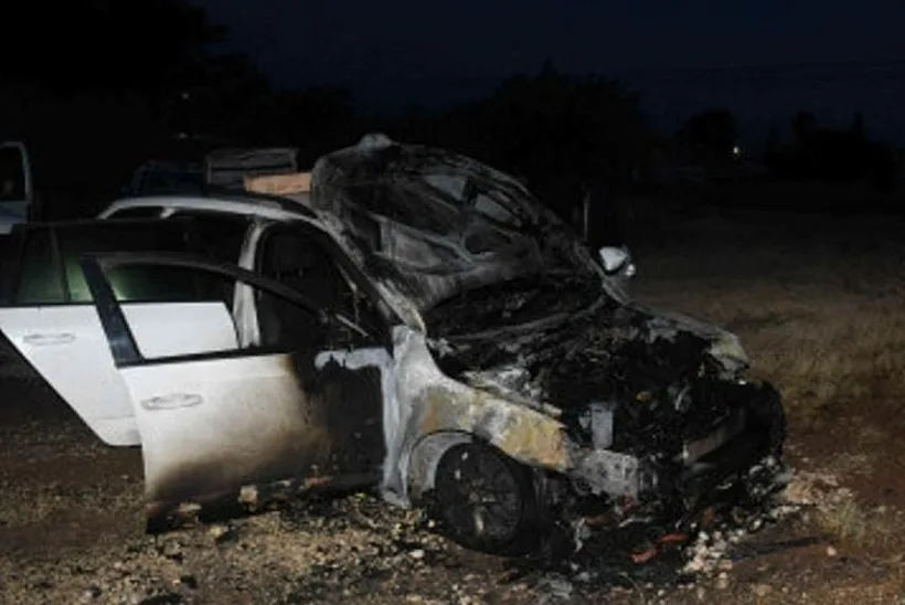 הרכב שהוצת ובו נסעו רוצחי דניאל אסלן