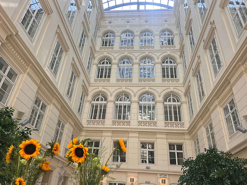 מלון "גראנד פאלאס