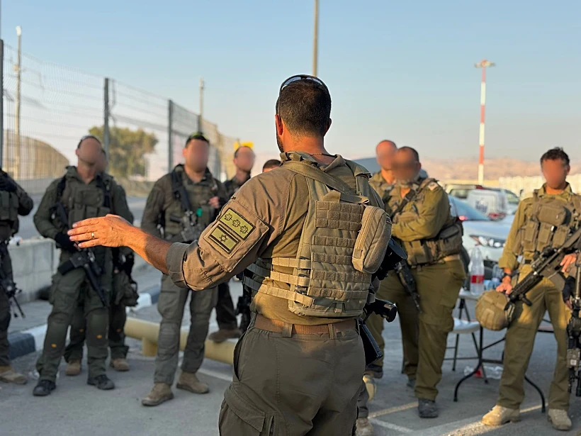 כוחות צה"ל בזירת הפיגוע במעבר אלנבי