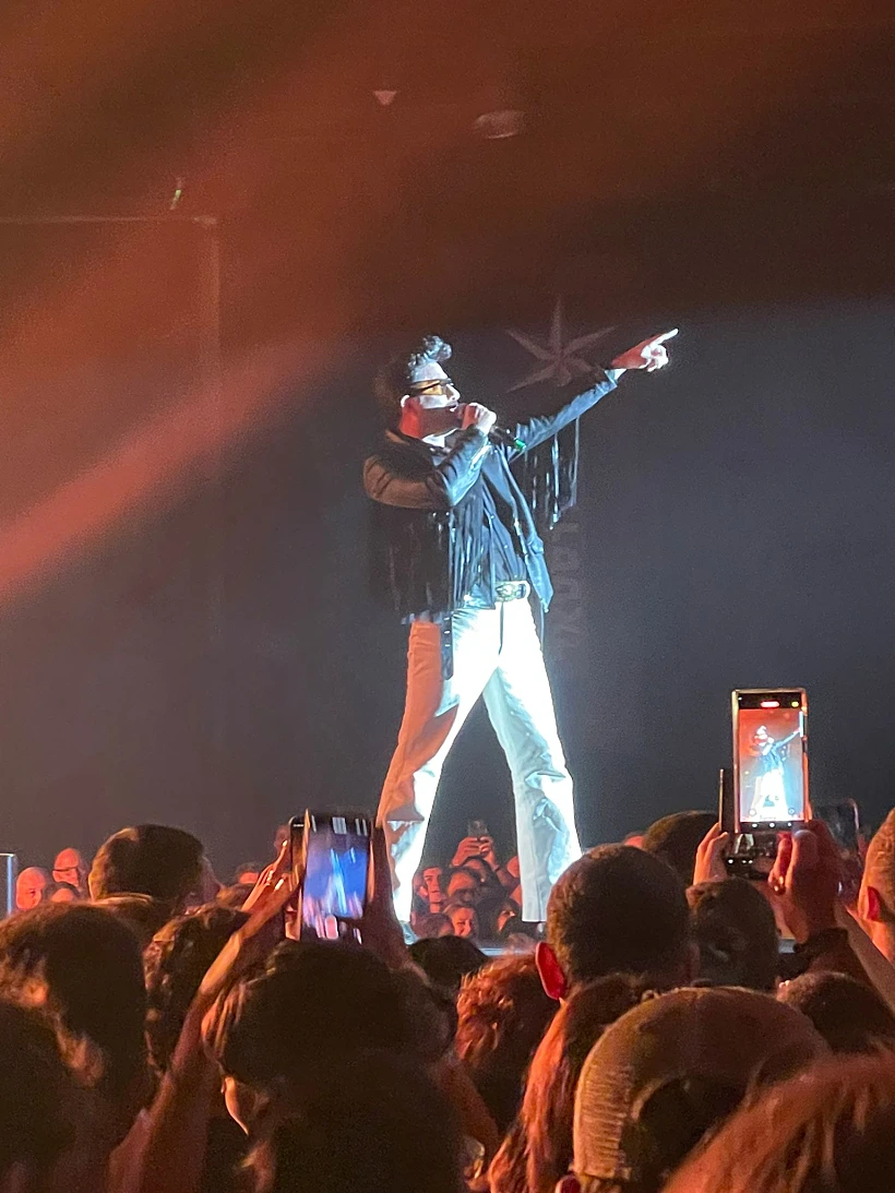 מועדון הקצב של אביהו פנחסוב בהופעה בהאנגר 11