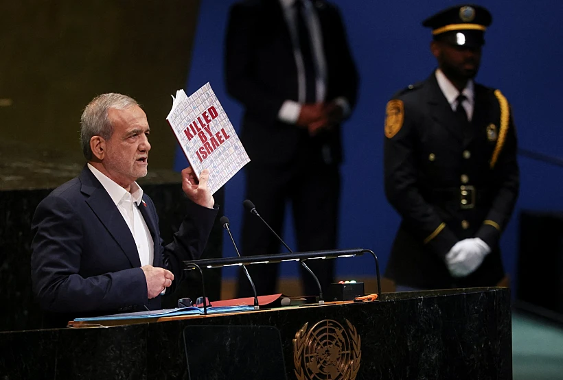 נשיא איראן מסעוד פזשכיאן נואם בעצרת הכללית של האו"ם