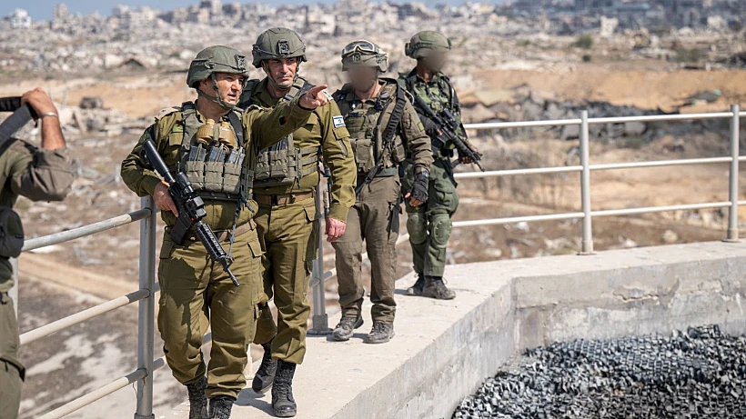 הרמטכ"ל אייל זמיר ואלוף פיקוד הדרום יניב עשור בעיר עזה