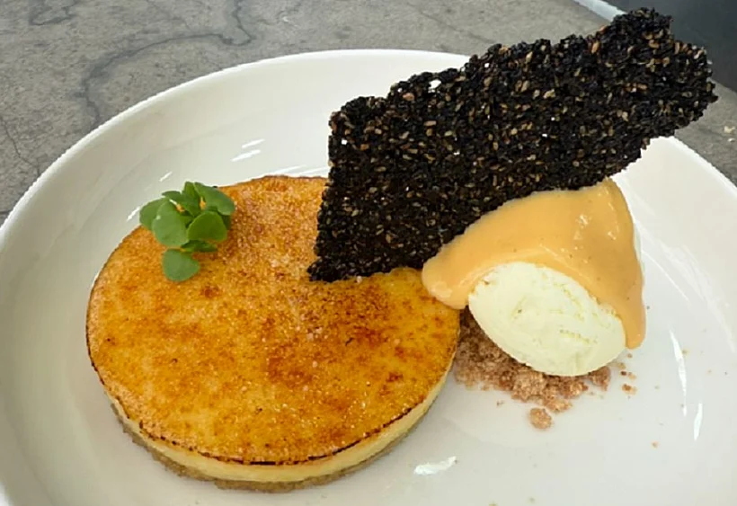 קרם ברולה עם טוויסט במסעדת "mezzo"