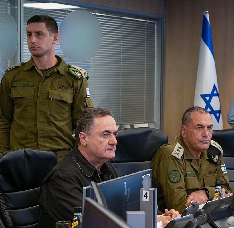 שר הביטחון כ"ץ והרמטכ"ל זמיר בבור חיל האוויר במהלך התקיפה בתימן