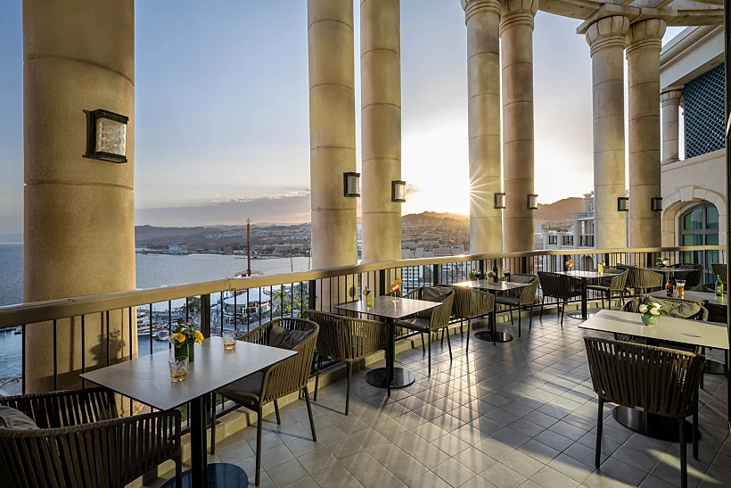 הנוף ממרפסת טרקלין העסקים במלון "מלכת שבא"