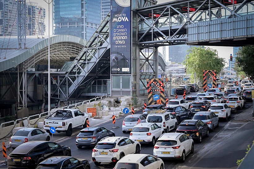 עבודות בגשר השלום בתל אביב
