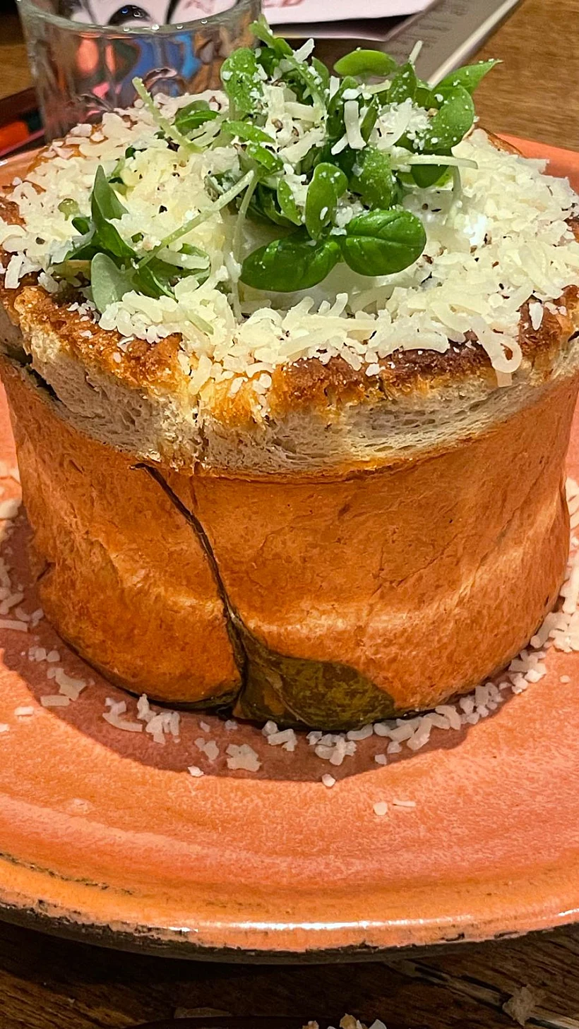 קובנה פלורנטין, קפה גן סיפור