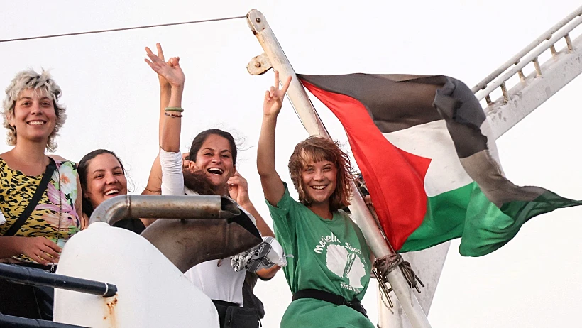 גרטה תונברג ופעילים פרו-פלסטינים על המשט "סומוד