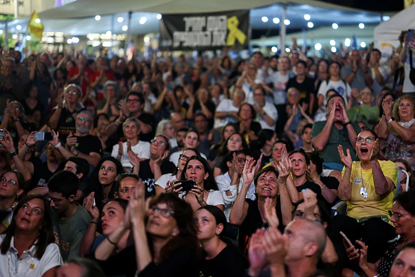 רבבות מפגינים בכיכר החטופים