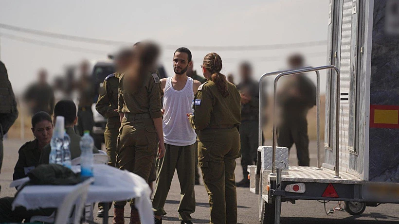 נמרוד כהן עם כוחות צה"ל בשטח ישראל