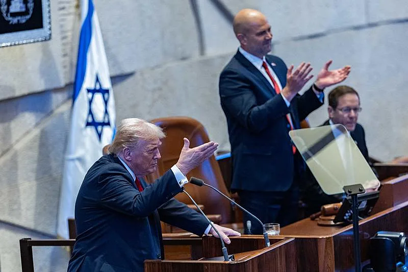 נשיא המדינה יצחק הרצוג, יו"ר הכנסת אמיר אוחנה ונשיא ארה"ב דונלד טראמפ בכנסת