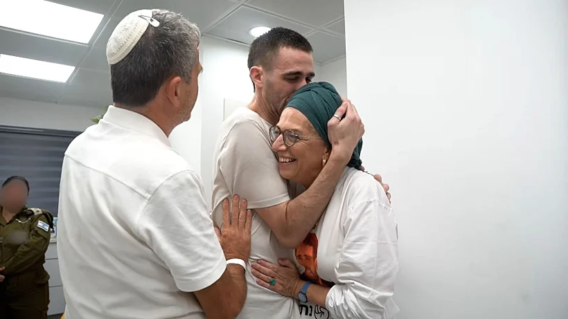 אבינתן אור במפגש הראשון עם הוריו