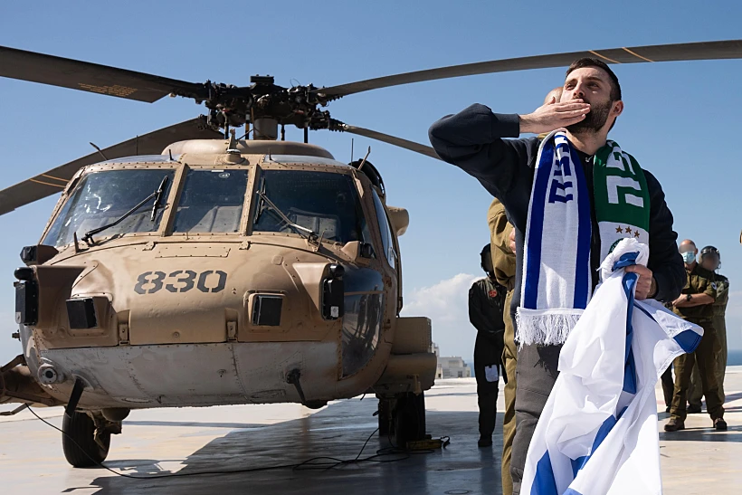 מתן אנגרסט אחרי הנחיתה בבית החולים