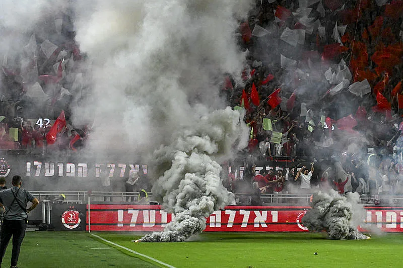 מהומות באיצטדיון בלומפילד בת"א