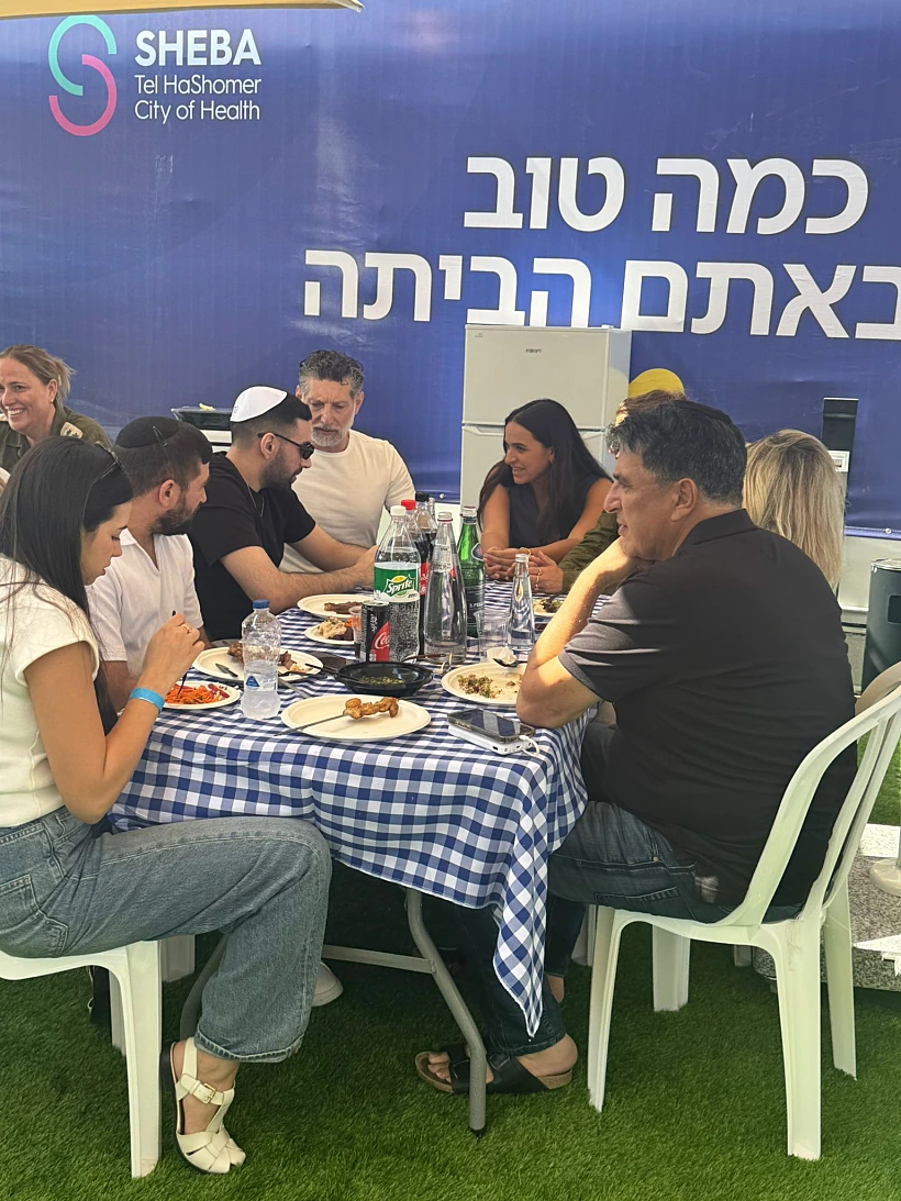 מתוך המפגש המרגש של אסף גרניט עם החטופים