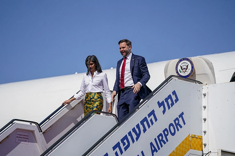 סגן נשיא ארה"ב ג'יי. די. ואנס בנחיתה בנתב"ג