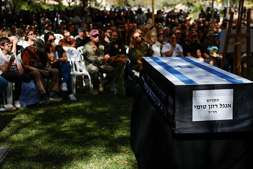 טקס ההספדים של רונן אנגל בקיבוץ ניר עוז