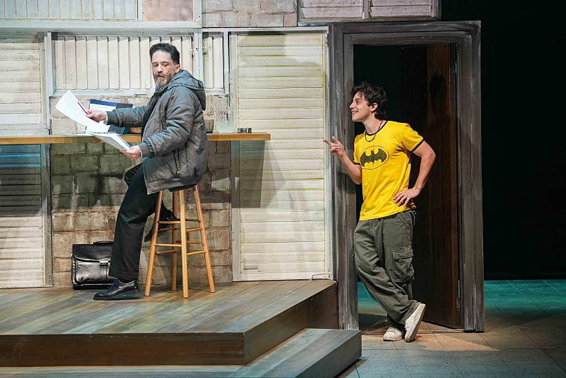 תום אבני ועידו טאקו ב"החולה ההודי"