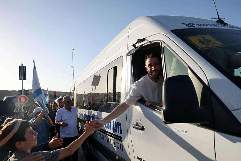 אבינתן אור חוזר לביתו בשילה