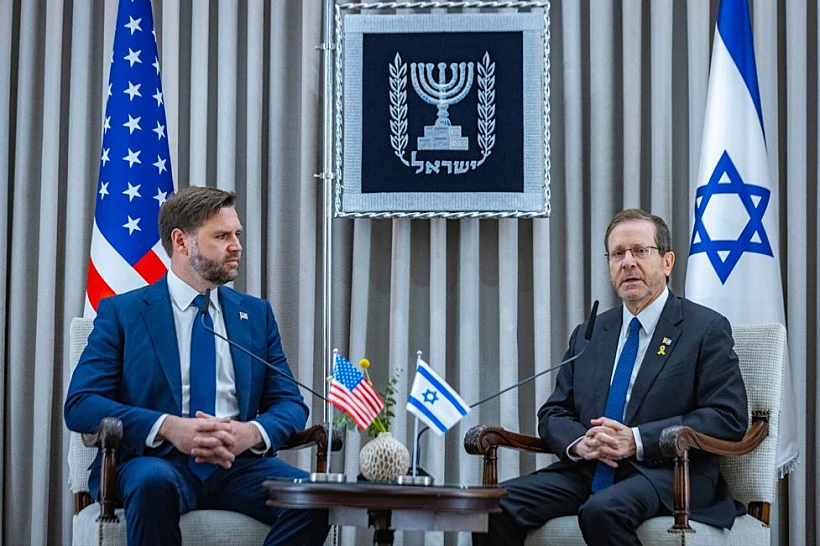 סגן נשיא ארה"ב ג'יי. די. ואנס עם נשיא המדינה יצחק הרצוג