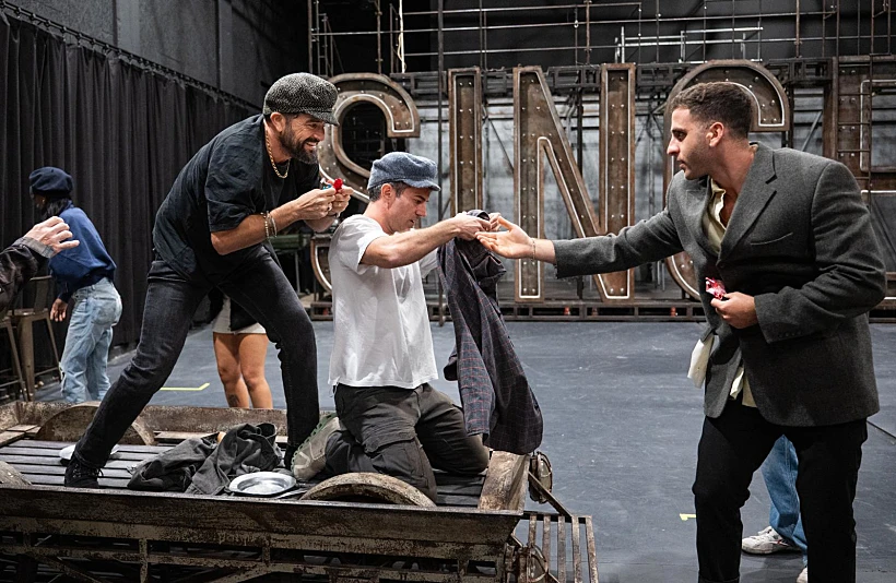 נדב נייטס בחזרות ל"זינגר"