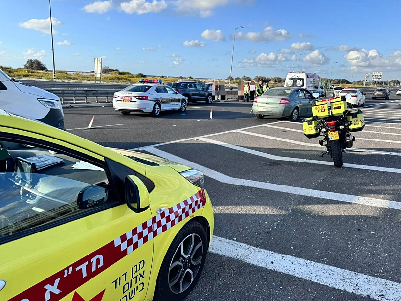 אמבולנס בכביש החוף