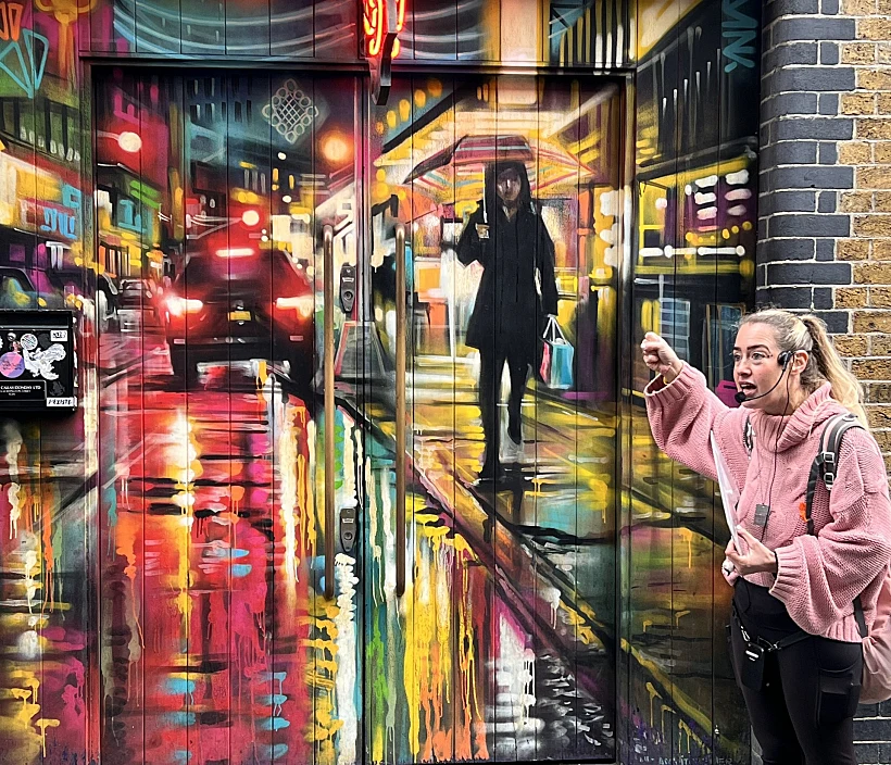 אור שיף פורן-כהן מדריכת סיורים London Lady